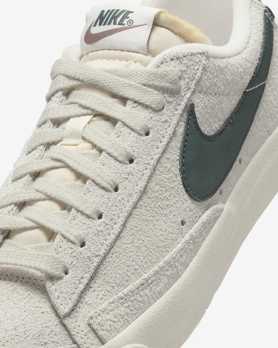 Nike Women's Blazer Low '77 Vntg Sneakers